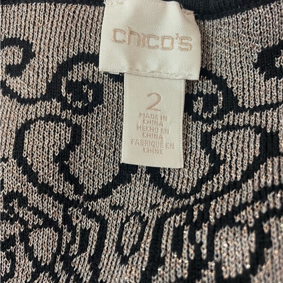 Chicos long sweater with pockets and hook/eye closure. - Picture 3 of 4